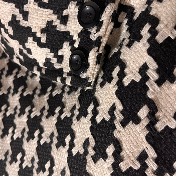 Last Kiss Black and White Houndstooth Jacket - Picture 3 of 6